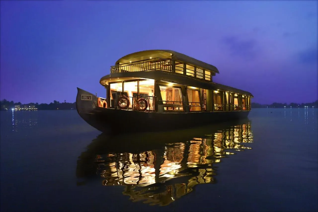Botel Luxury Boathouse Hotel Alappuzha