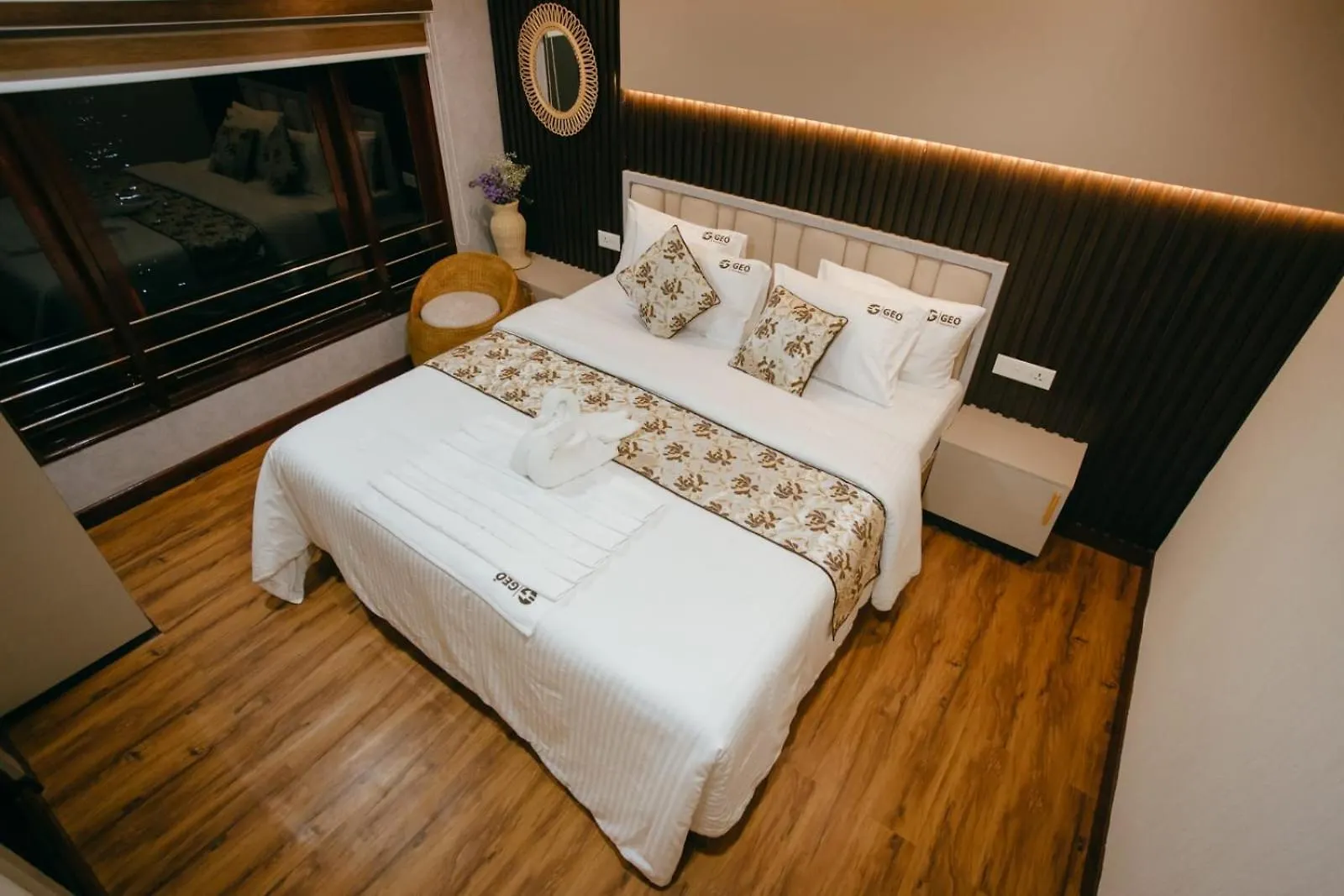 Luxury Boathouse Hotel Alappuzha Botel