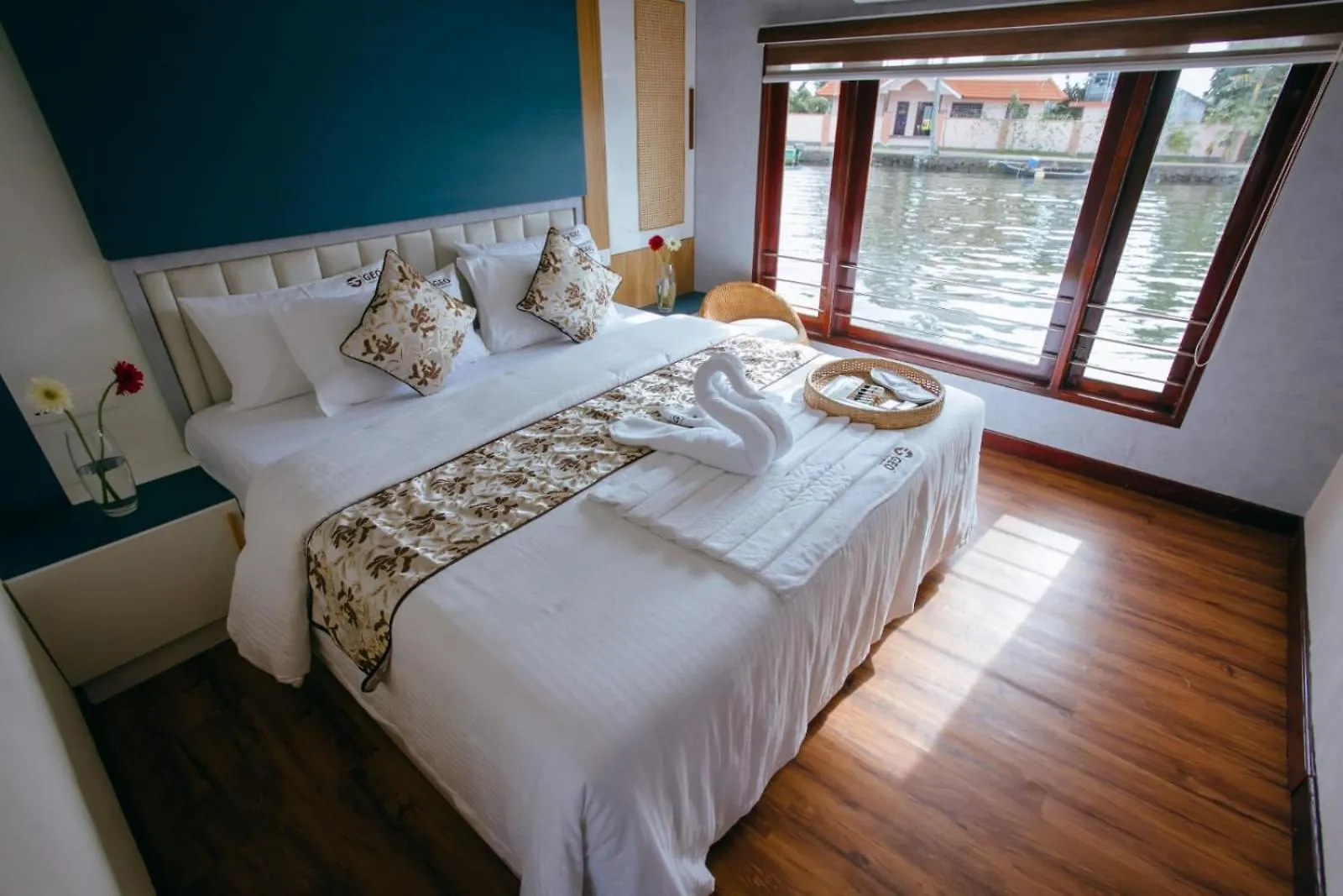 Luxury Boathouse Hotel Alappuzha 3*,