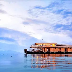 Indraprasthamlakecruise Alappuzha