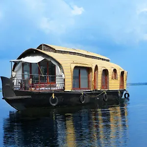 Aqua Castle Houseboat - By Aqua Jumbo Houseboats *** Alappuzha