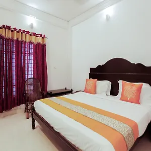 Oyo 4867 Royal Homes *** Alappuzha