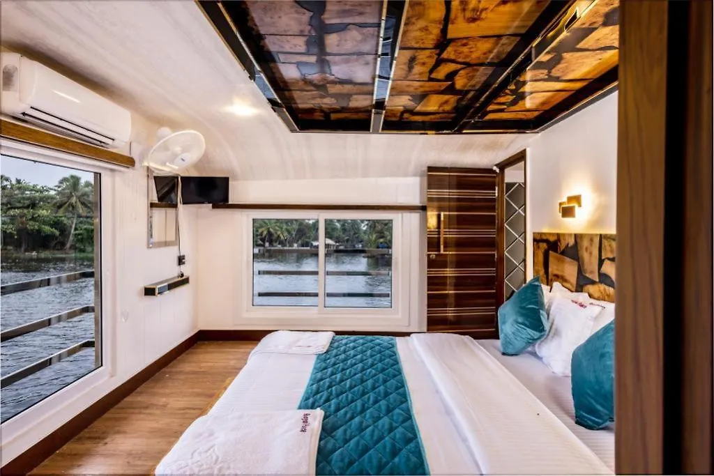 Hotel Luxury Boathouse Alappuzha